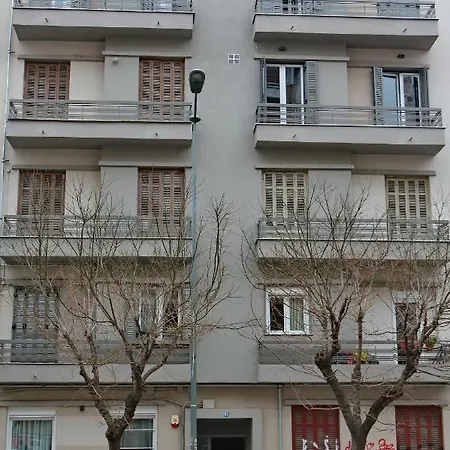 Vintage 1930's Flat In The Center Of *